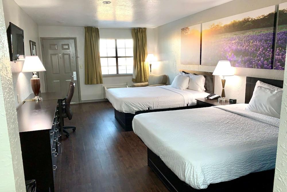 Days Inn & Suites By Wyndham - Canton First Monday Trade Days Exteriér fotografie