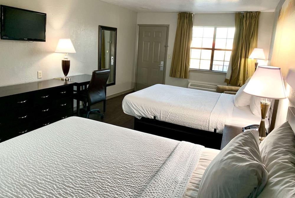 Days Inn & Suites By Wyndham - Canton First Monday Trade Days Exteriér fotografie
