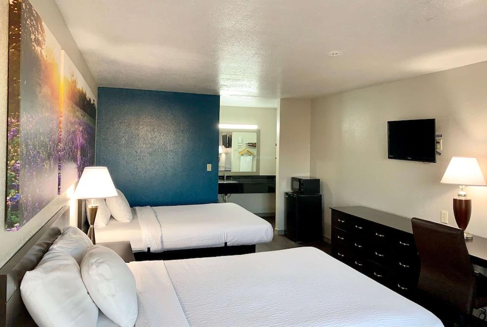 Days Inn & Suites By Wyndham - Canton First Monday Trade Days Exteriér fotografie