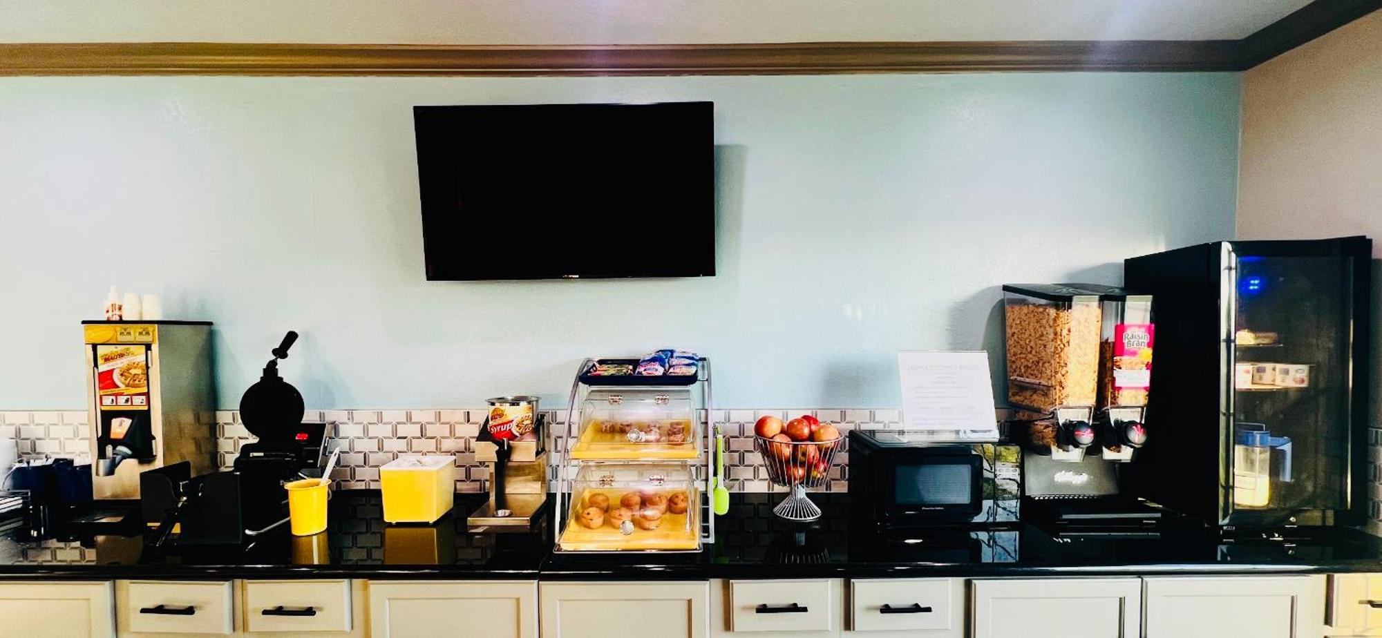 Days Inn & Suites By Wyndham - Canton First Monday Trade Days Exteriér fotografie